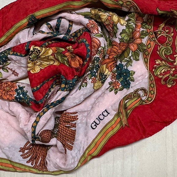 Authentic Gucci Silk Scarf for Neck, your Purse and/or Backpack - Picture 9 of 14